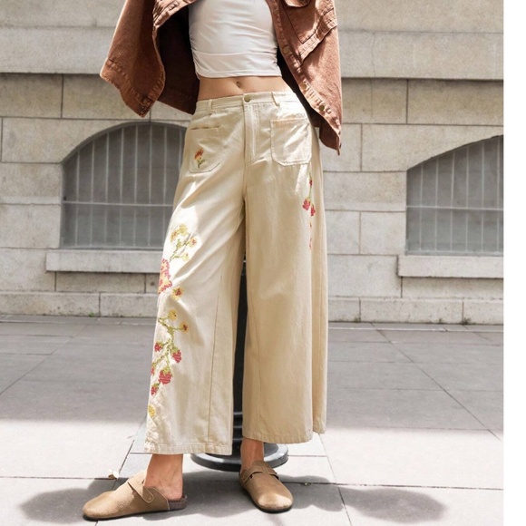 Boho Floral Embroidered Wide leg Cropped Jeans - Picture 5 of 6